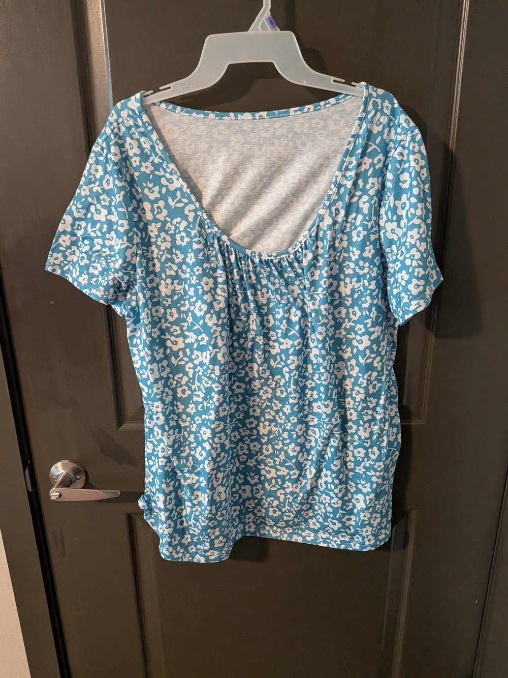 Women’s Blue White Floral Scoop Neck Top